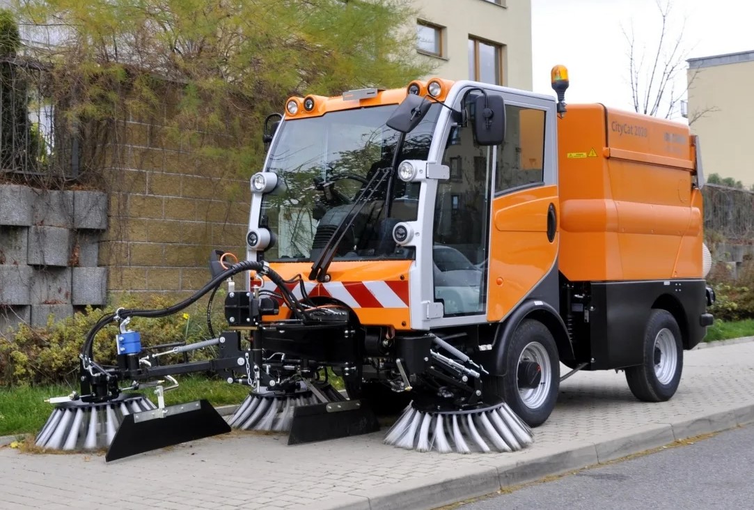 Вакуумно-уборочная машина - принципы действия и преимущества