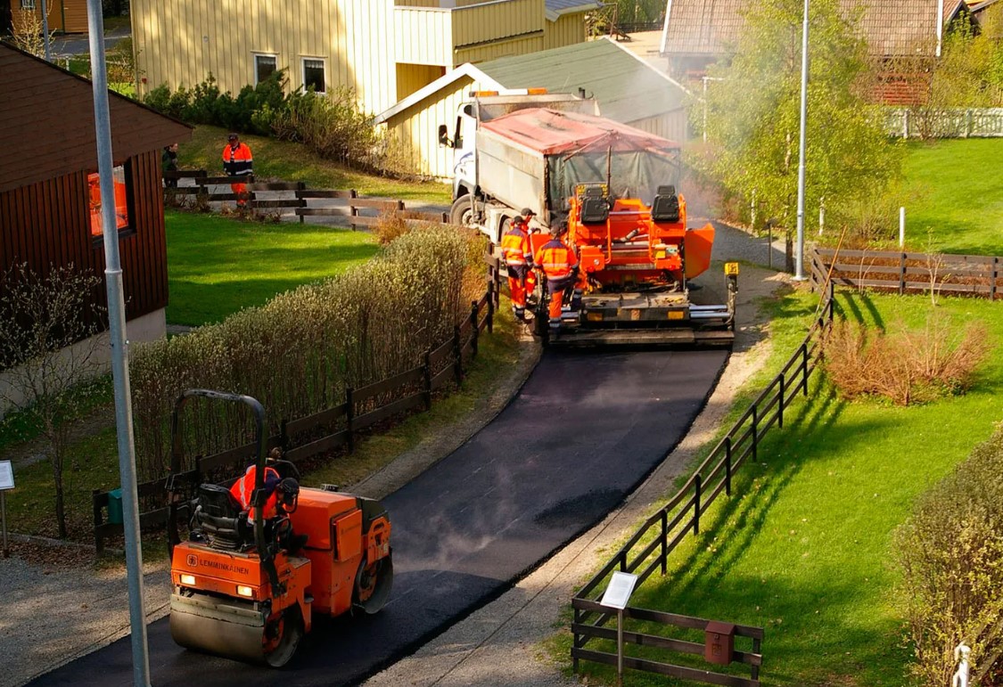 Какая спецтехника нужна для благоустройства и где взять её в аренду