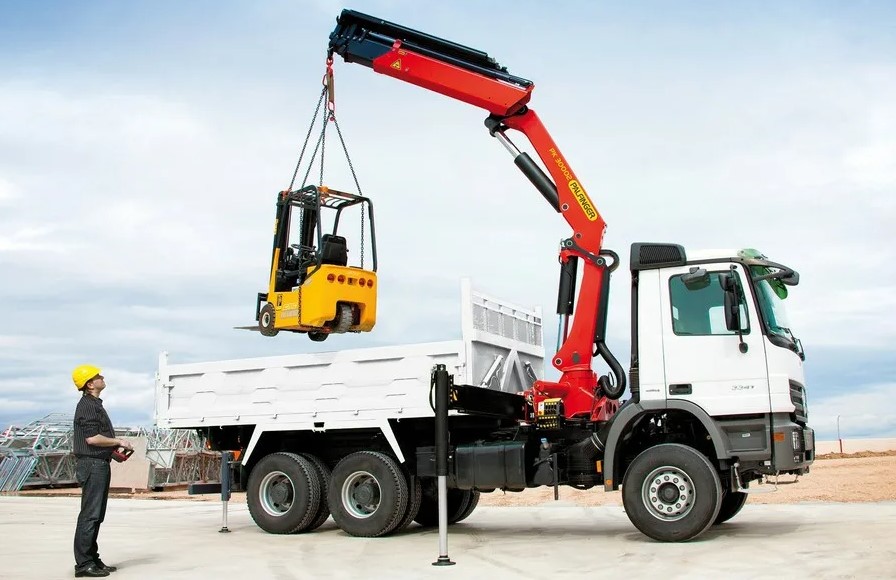 Кран-манипулятор - как работает и в чём его выгода