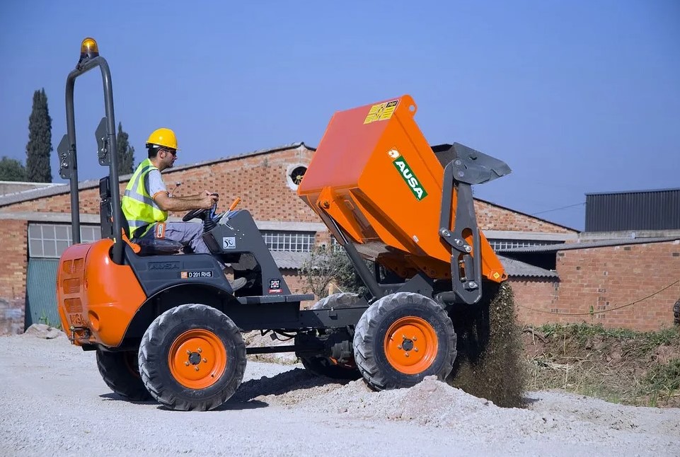 Мини-самосвал - преимущества в городском строительстве