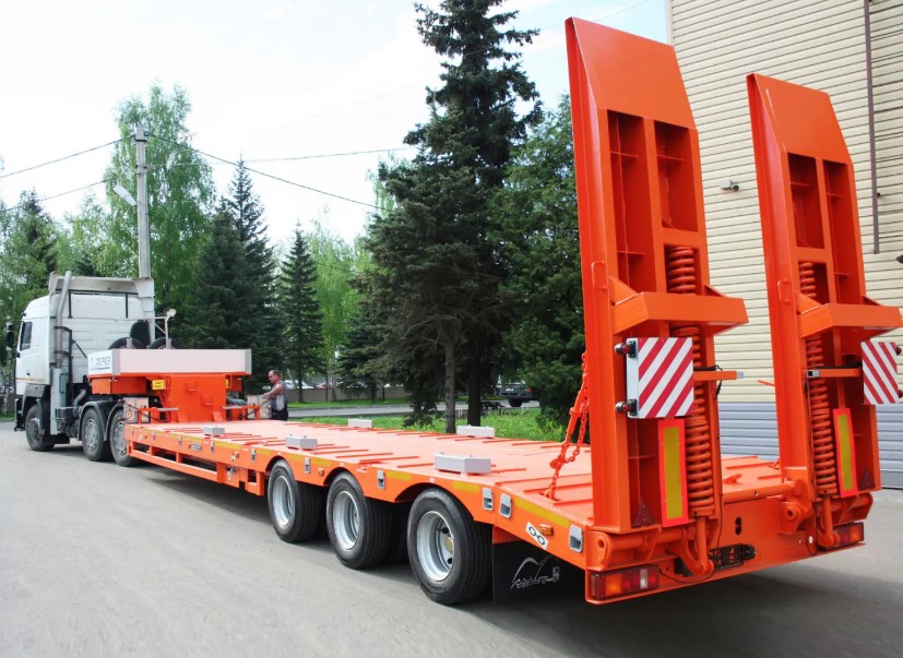 Трал для перевозки спецтехники - что нужно знать перед заказом